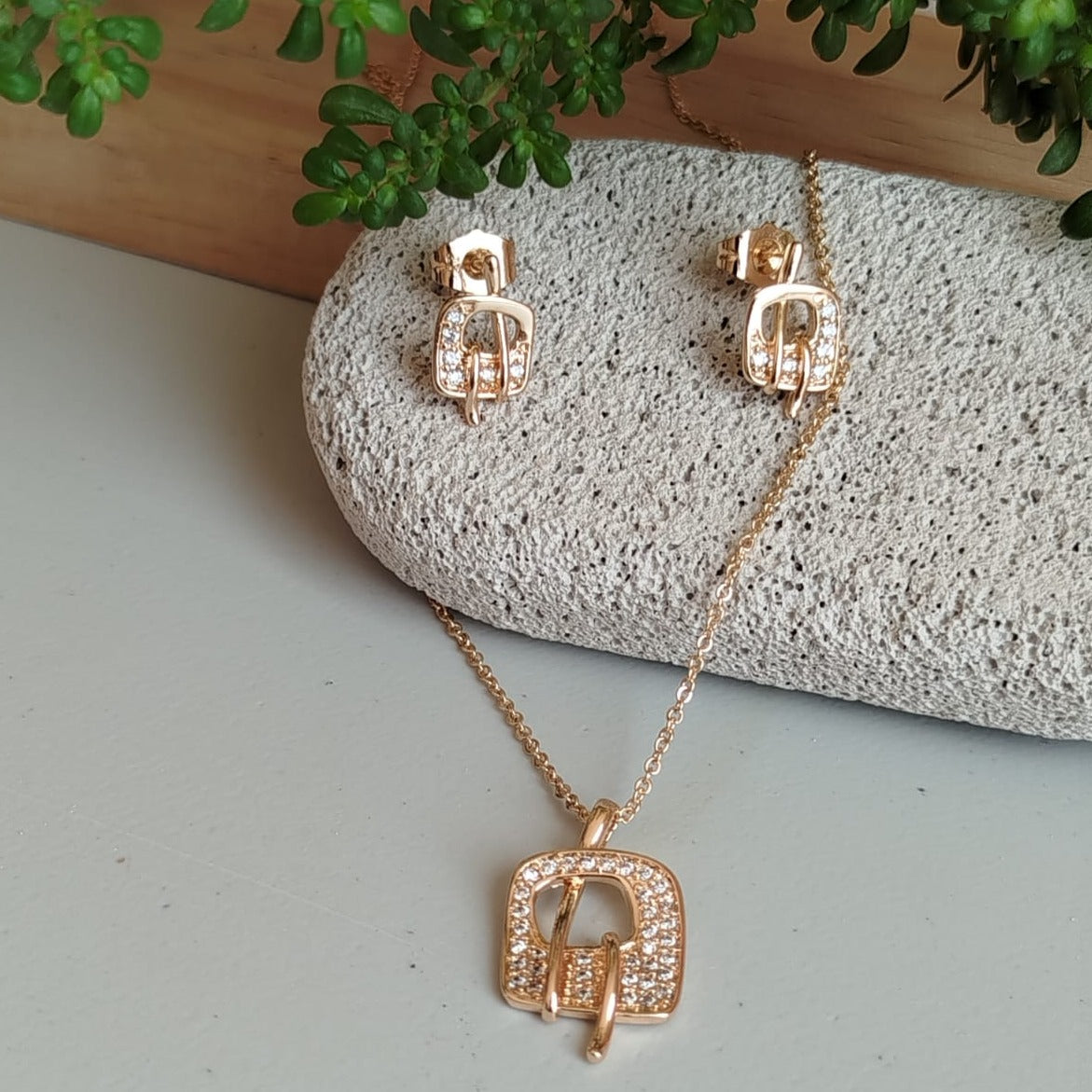 Set  Collar y Arete Lival