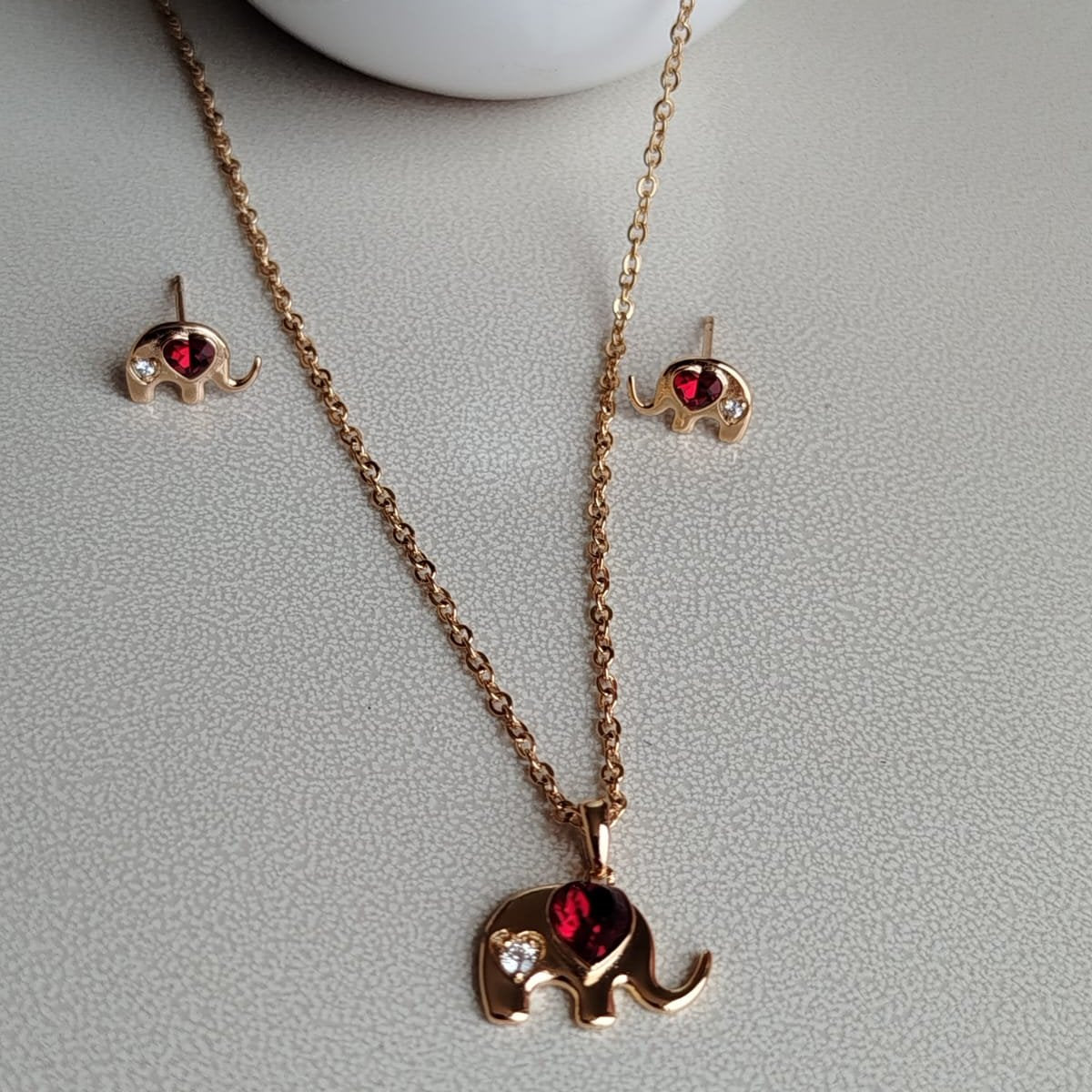 Collar Elefante Amor Rojo