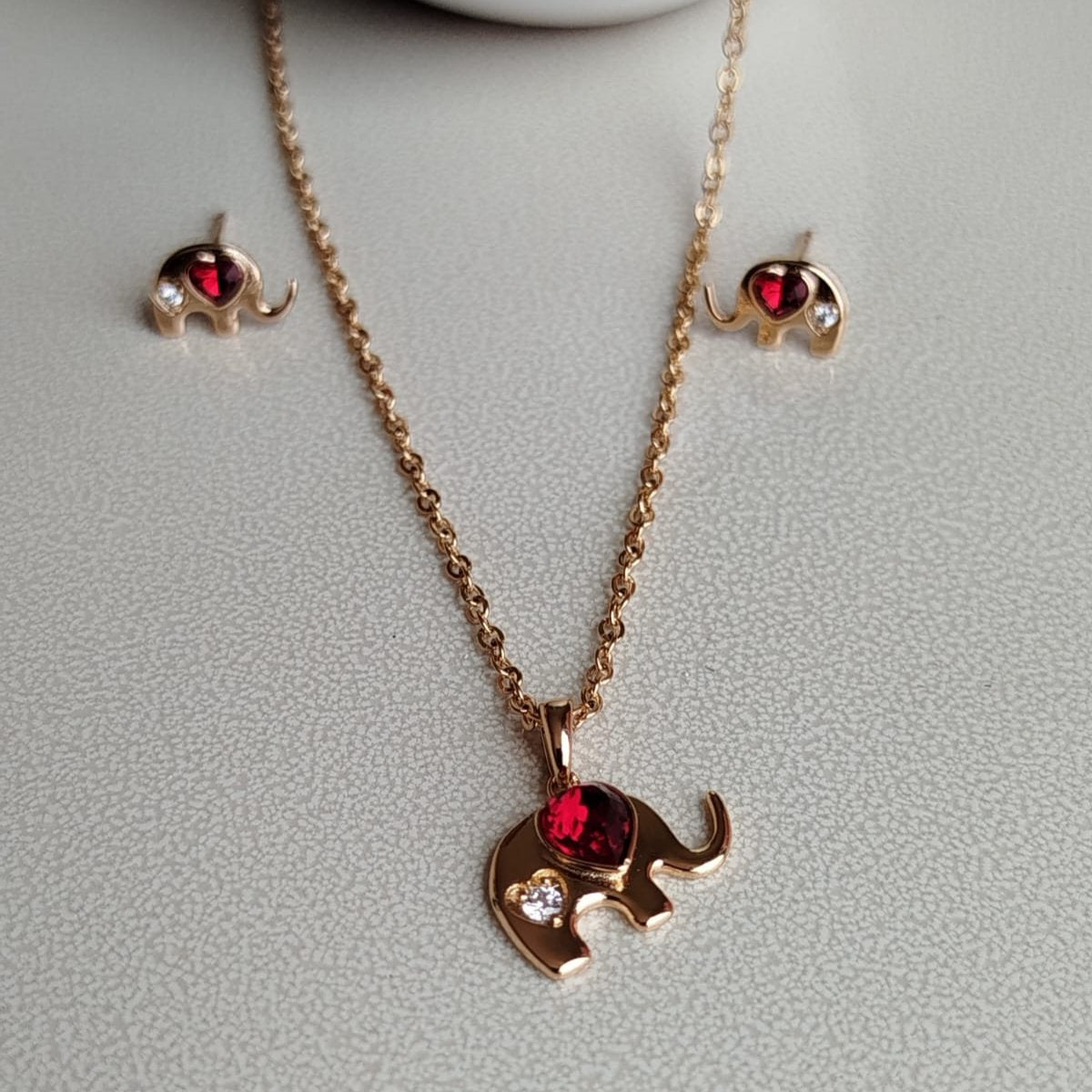 Collar Elefante Amor Rojo