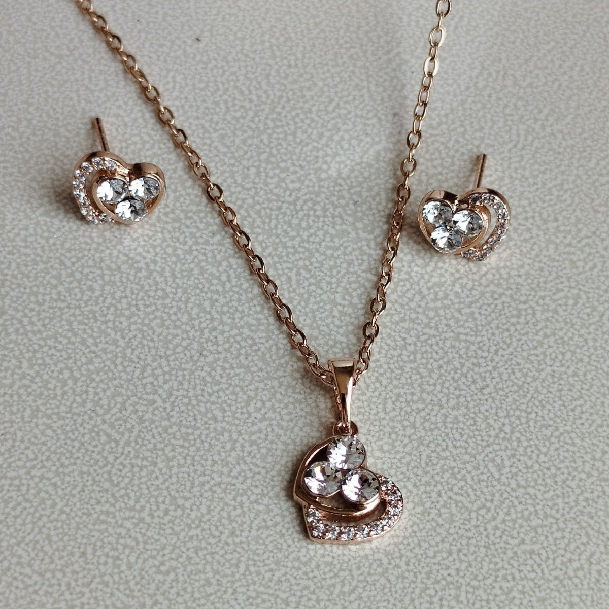 Collar Corazon Blanco Paz